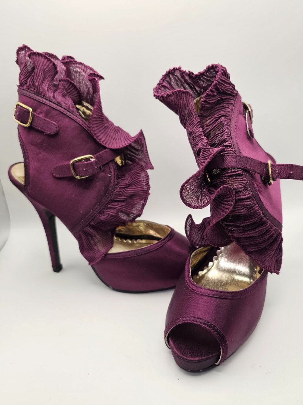 Wild Rose Urban‑68 Purple Satin Ruffle Heels, Size 6